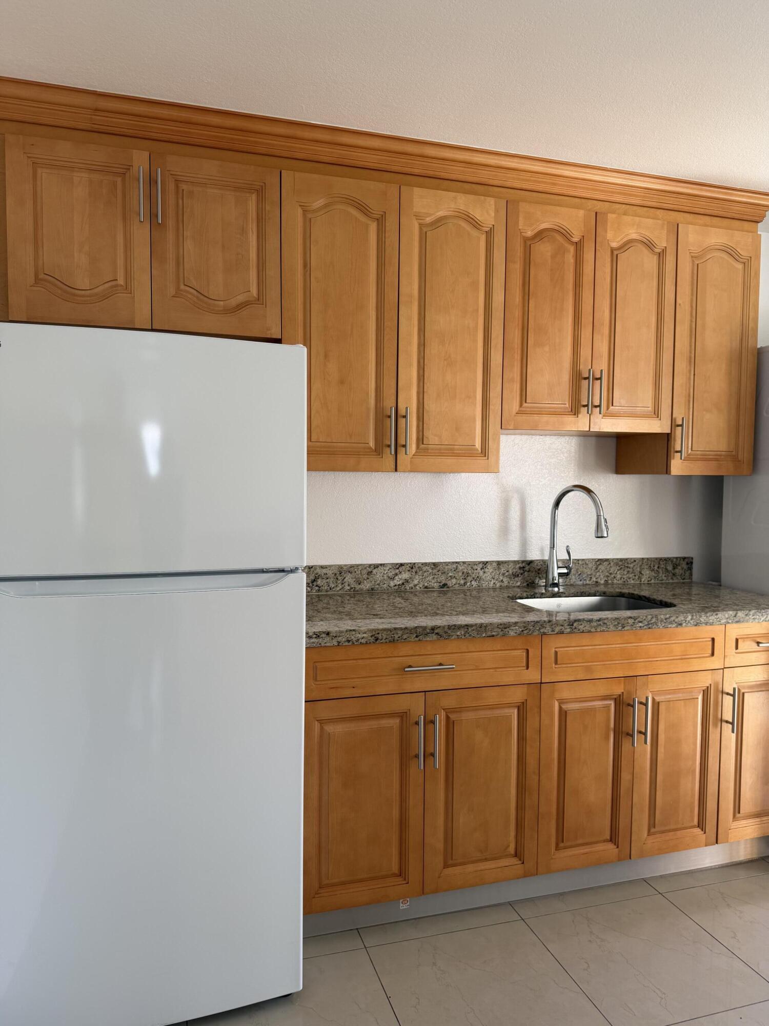 LAKE WORTH TOWN OF - Residential Lease