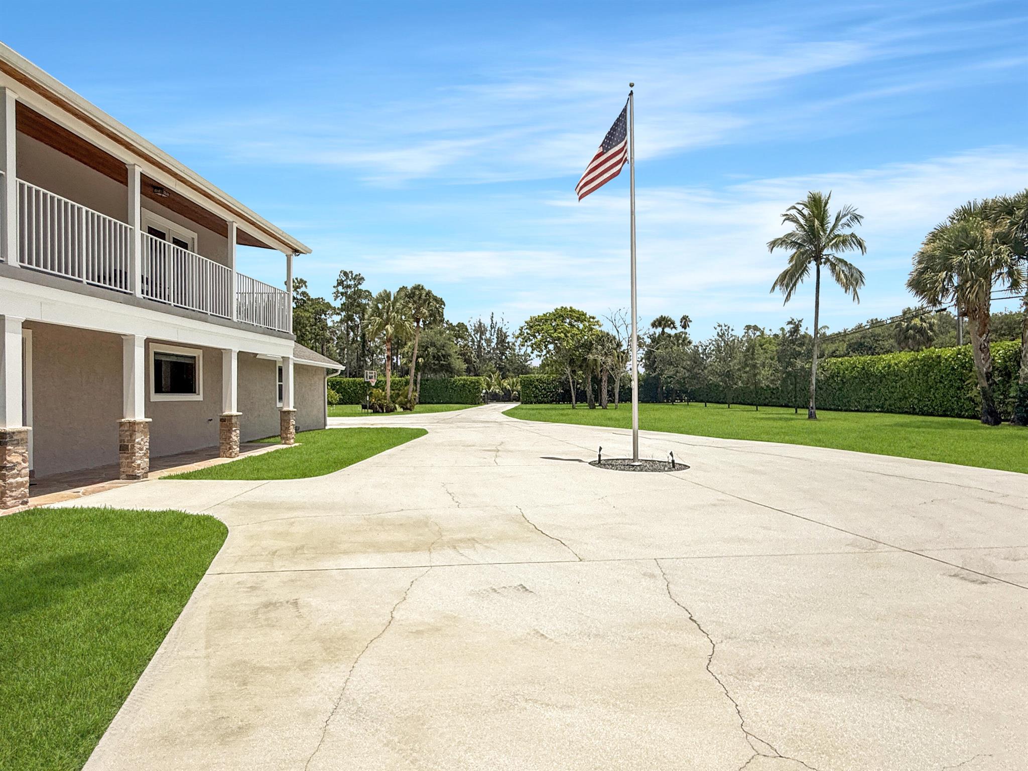 LOXAHATCHEE GROVES - Residential