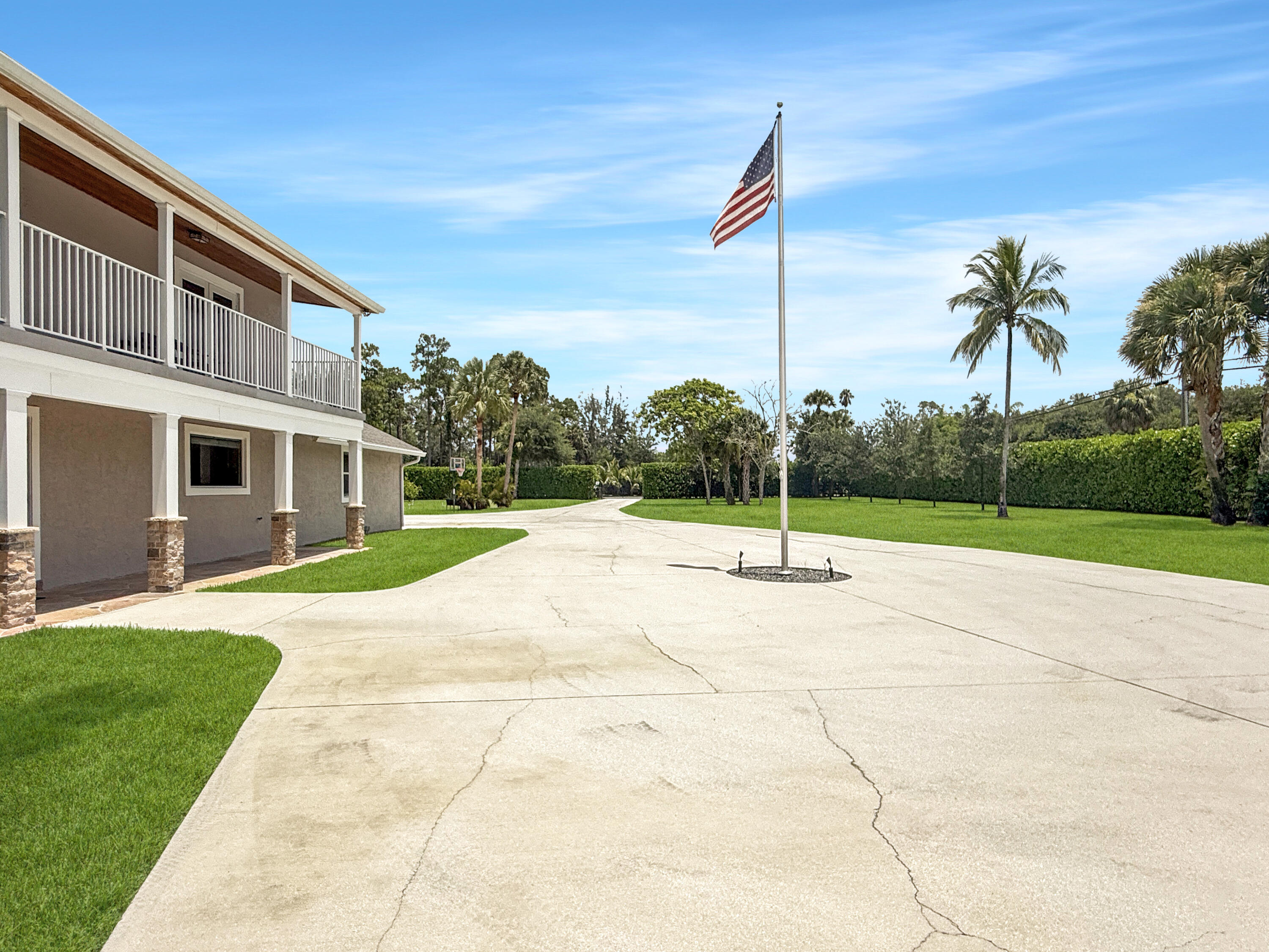 LOXAHATCHEE GROVES - Residential