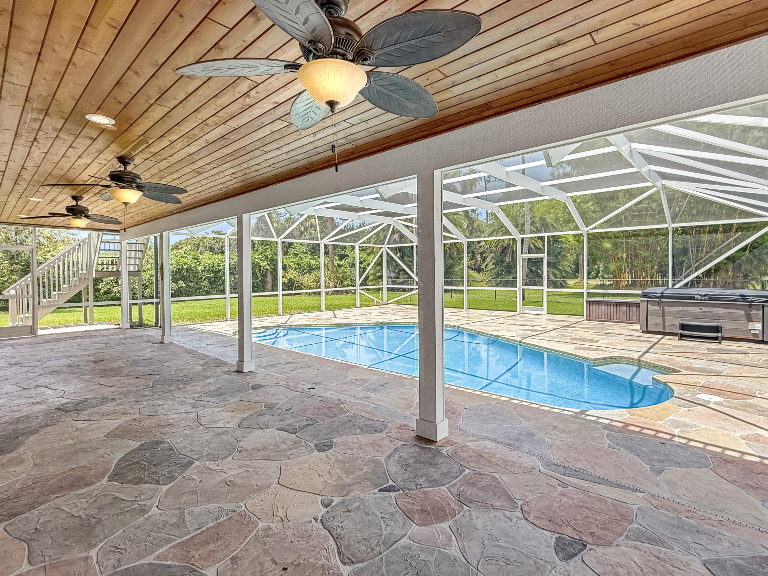 LOXAHATCHEE GROVES - Residential