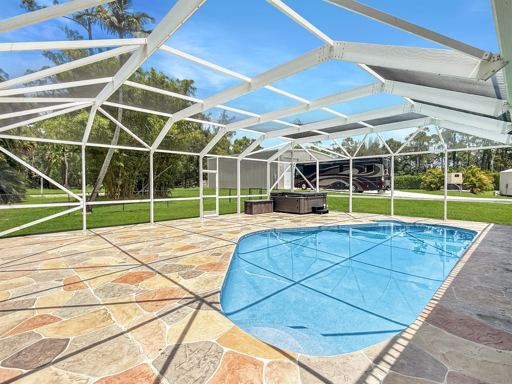 LOXAHATCHEE GROVES - Residential