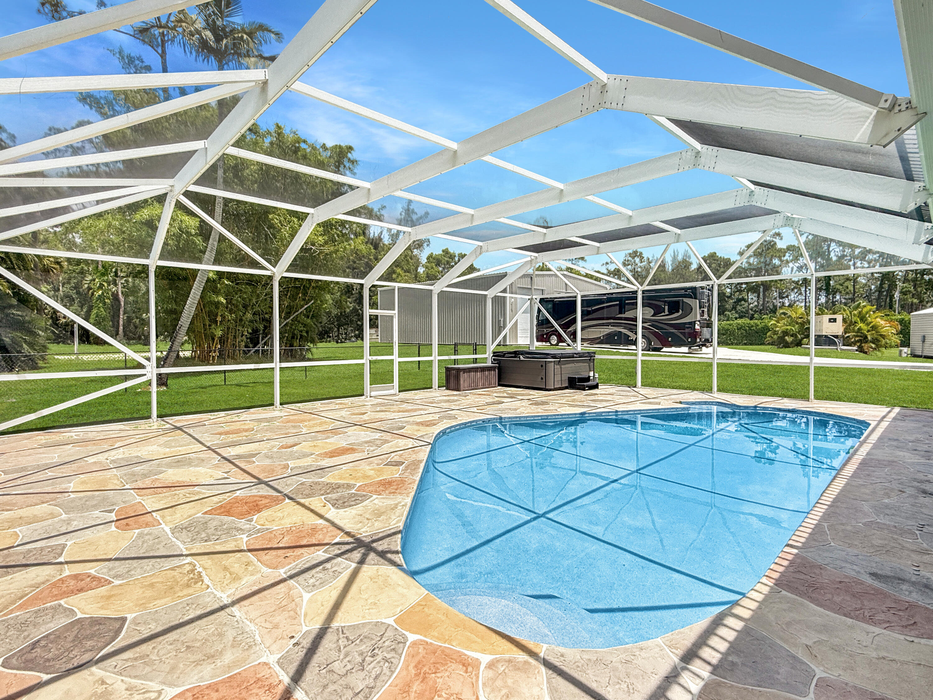 LOXAHATCHEE GROVES - Residential