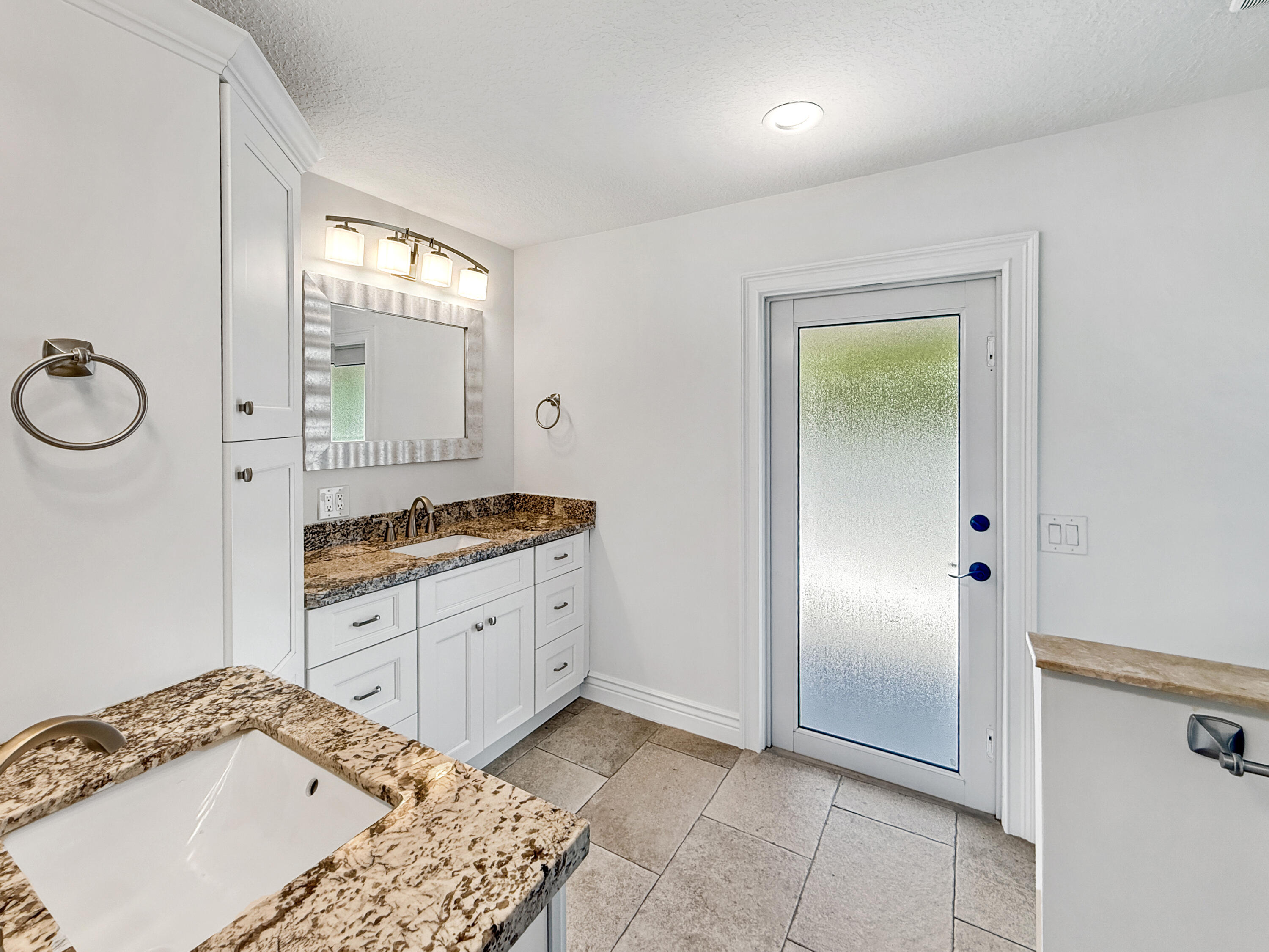 LOXAHATCHEE GROVES - Residential