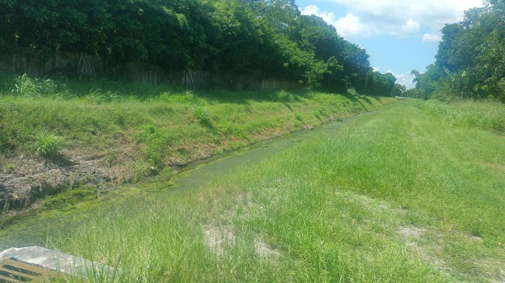 A very rare opportunity to own a large lot in the best part of Country Club Acres. Canal facing on the south side, no rear neighbors.Build your beautiful home here or bring a mobile home. You are just minutes from Downtown Delray.This is a ''get it now or it's gone'' piece of real estate in this gentrifying area.