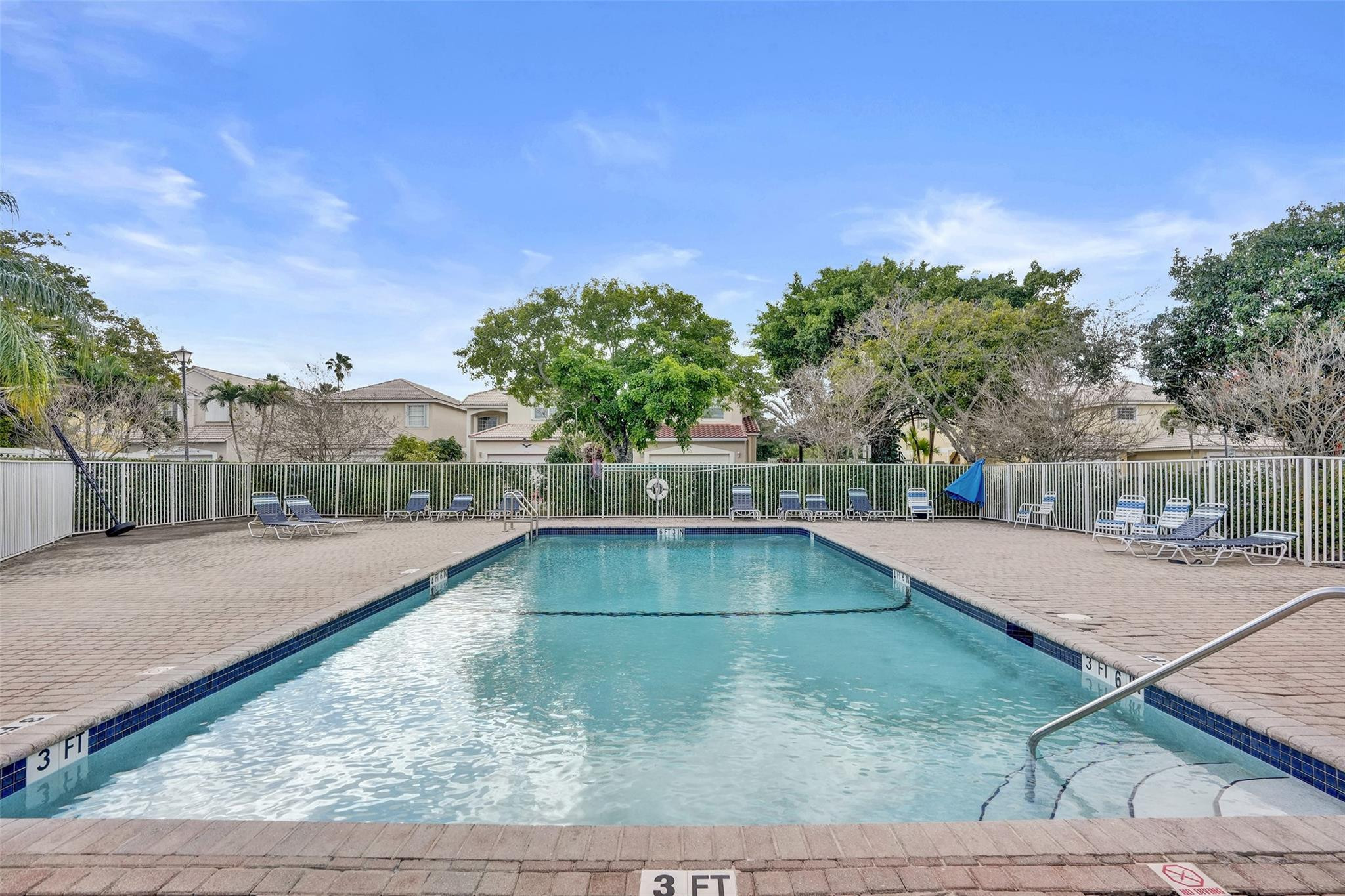 Oakwood 80-39 B - Residential