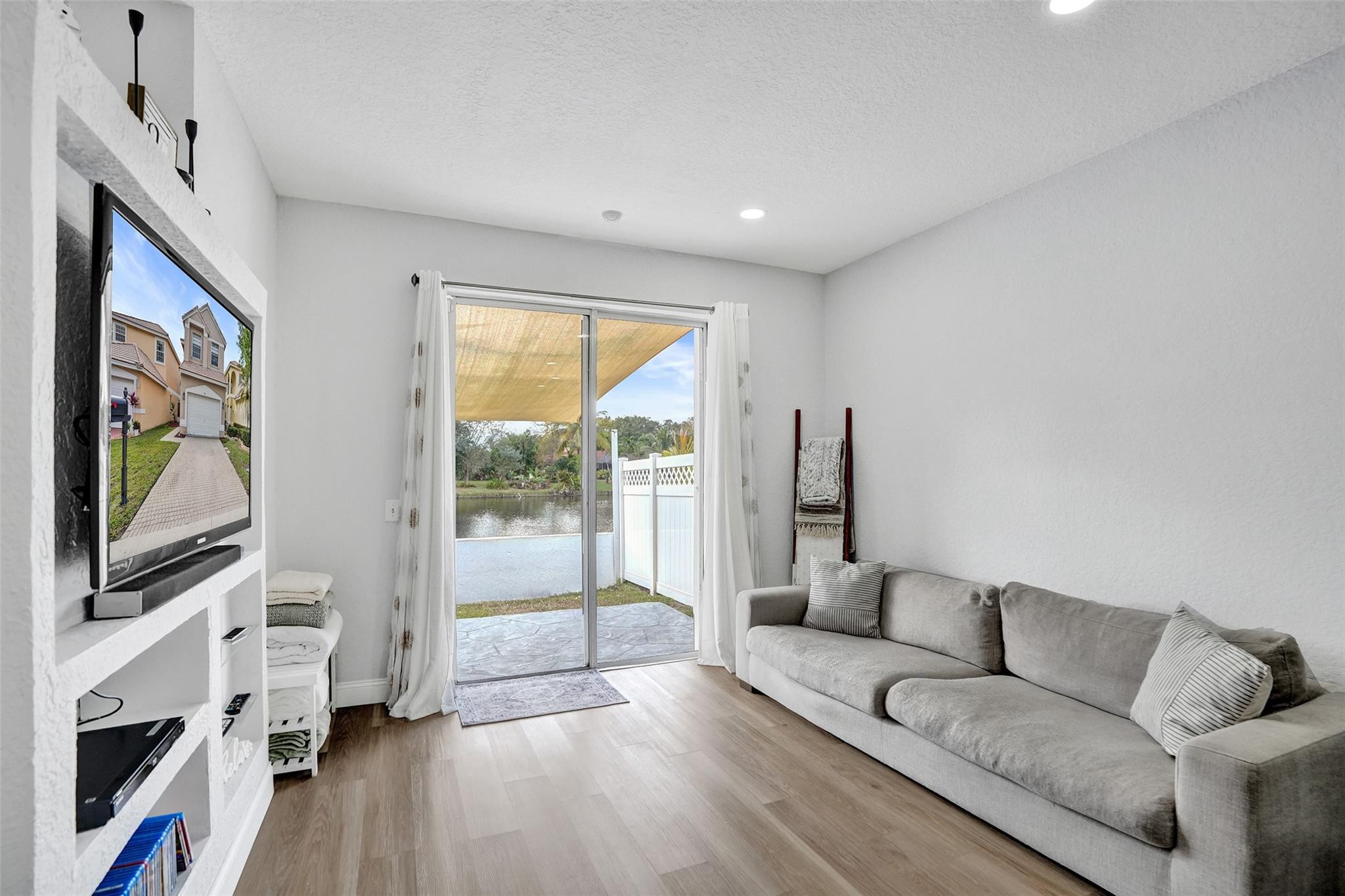 Oakwood 80-39 B - Residential