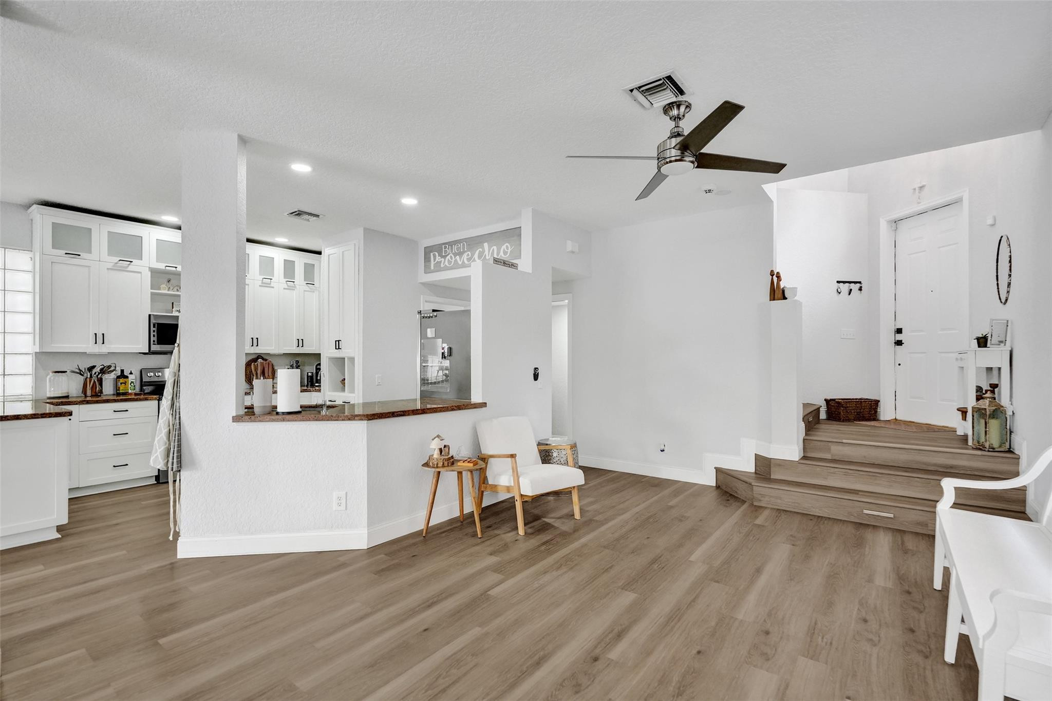 Oakwood 80-39 B - Residential