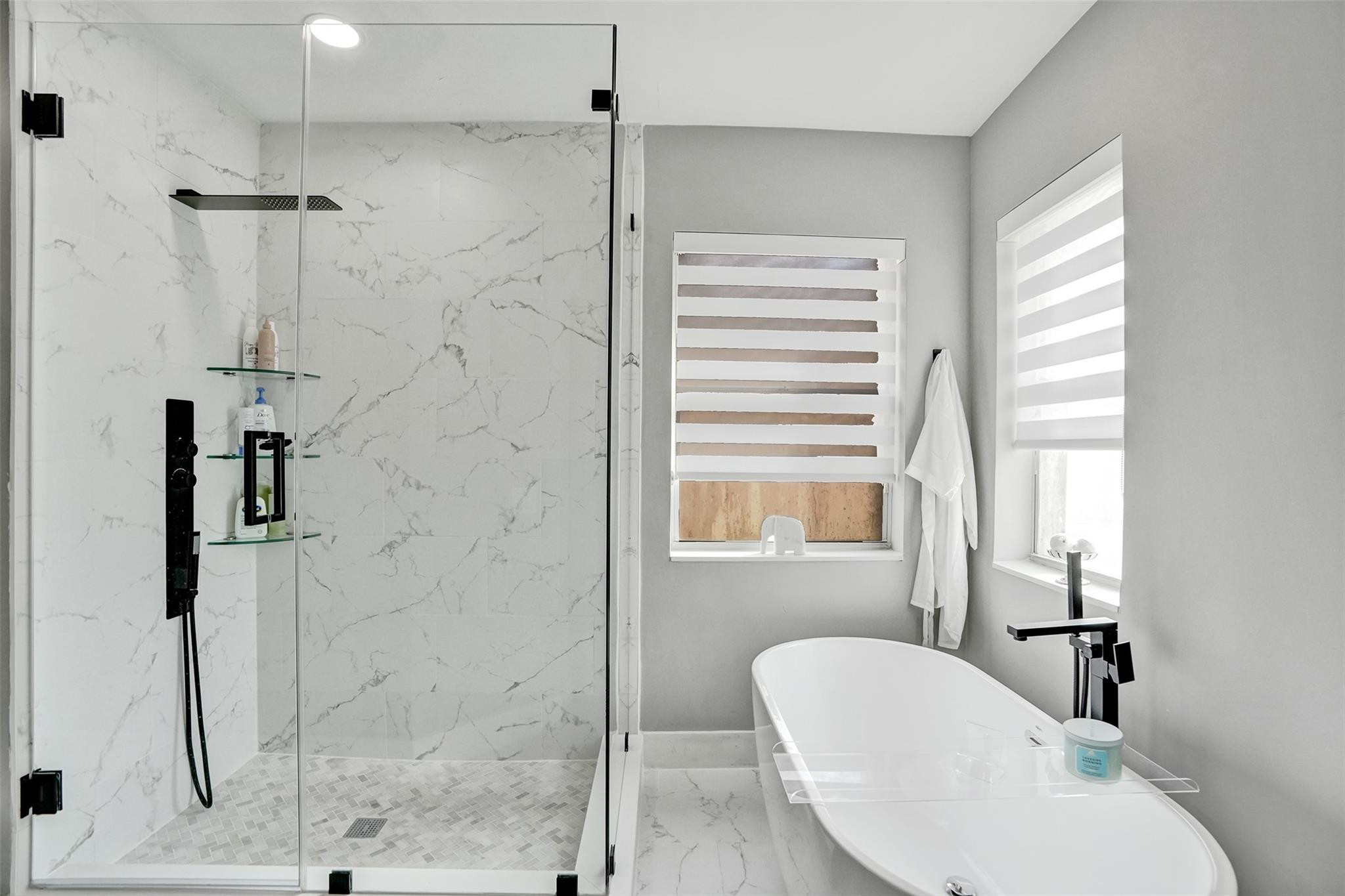 Oakwood 80-39 B - Residential