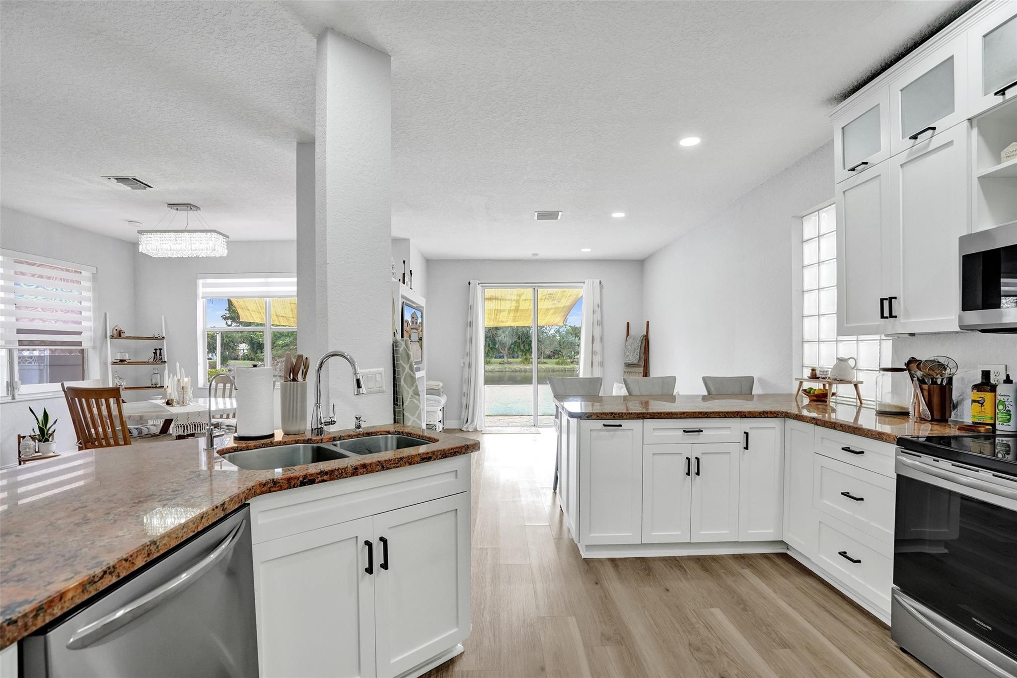 Oakwood 80-39 B - Residential