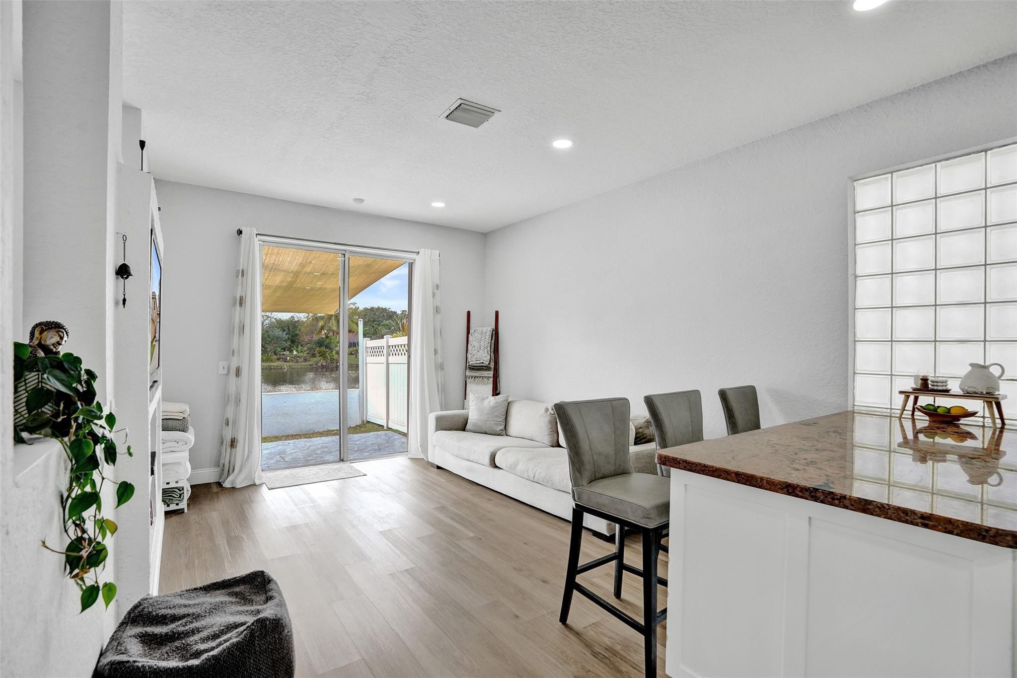 Oakwood 80-39 B - Residential