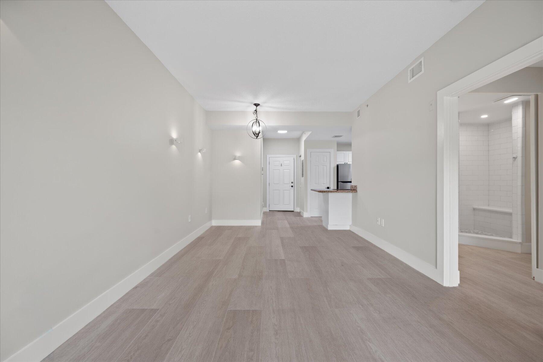 2020 Greenview Shores Boulevard 102