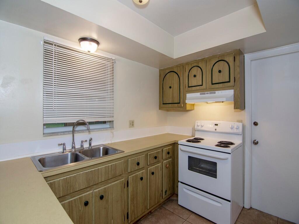 PORT ST LUCIE SECTION 45 - Residential Lease