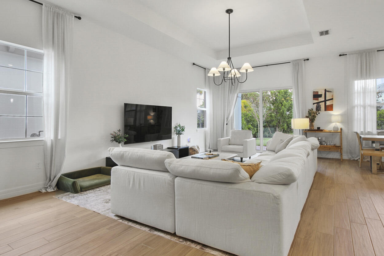 10369 Northbrook Circle