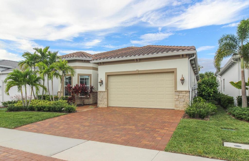 Photo of 10369 Northbrook Circle, Palm Beach Gardens, FL 33412 (MLS # R11151408)