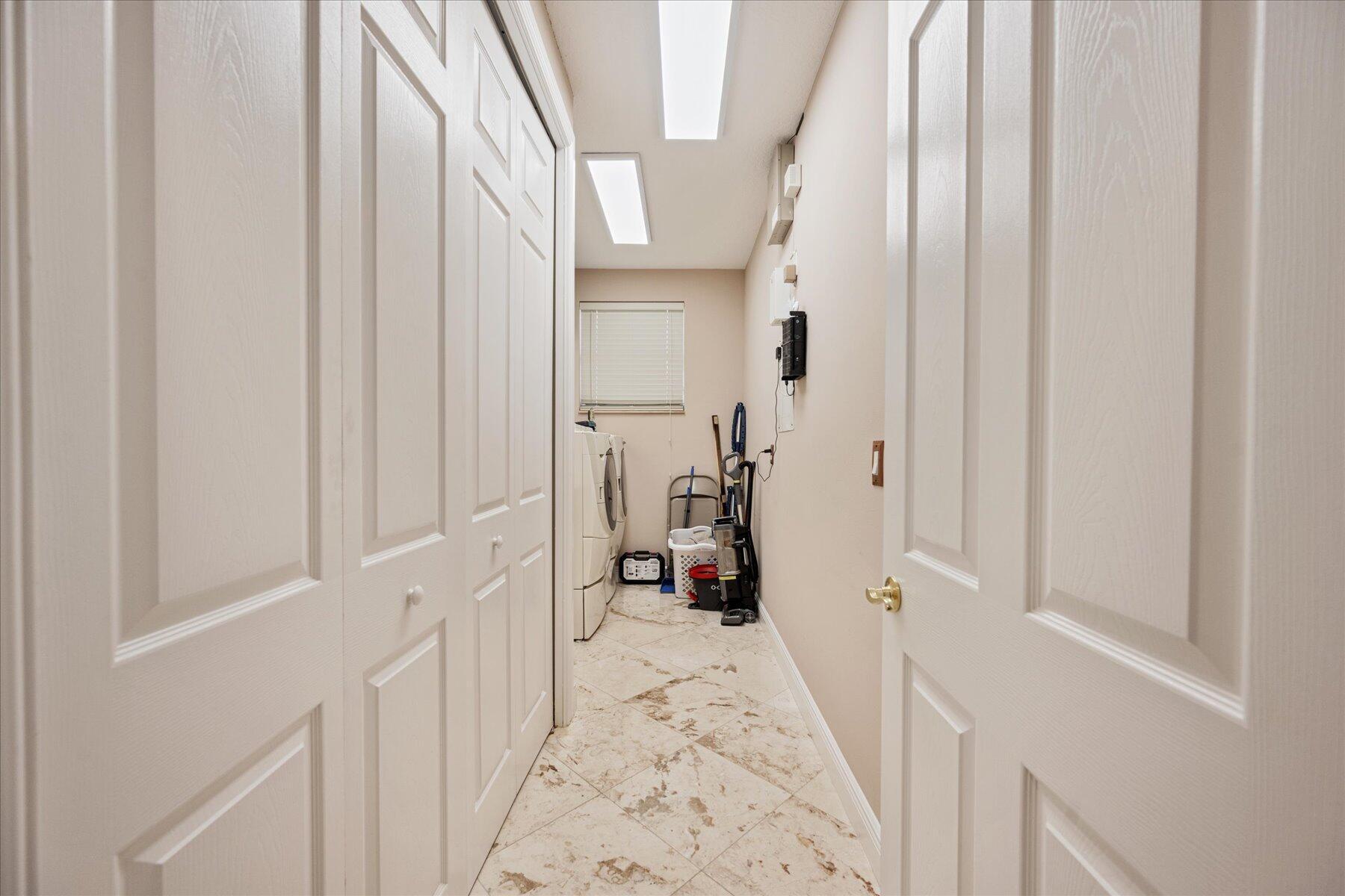 EQUESTRIAN CLUB - Residential Lease