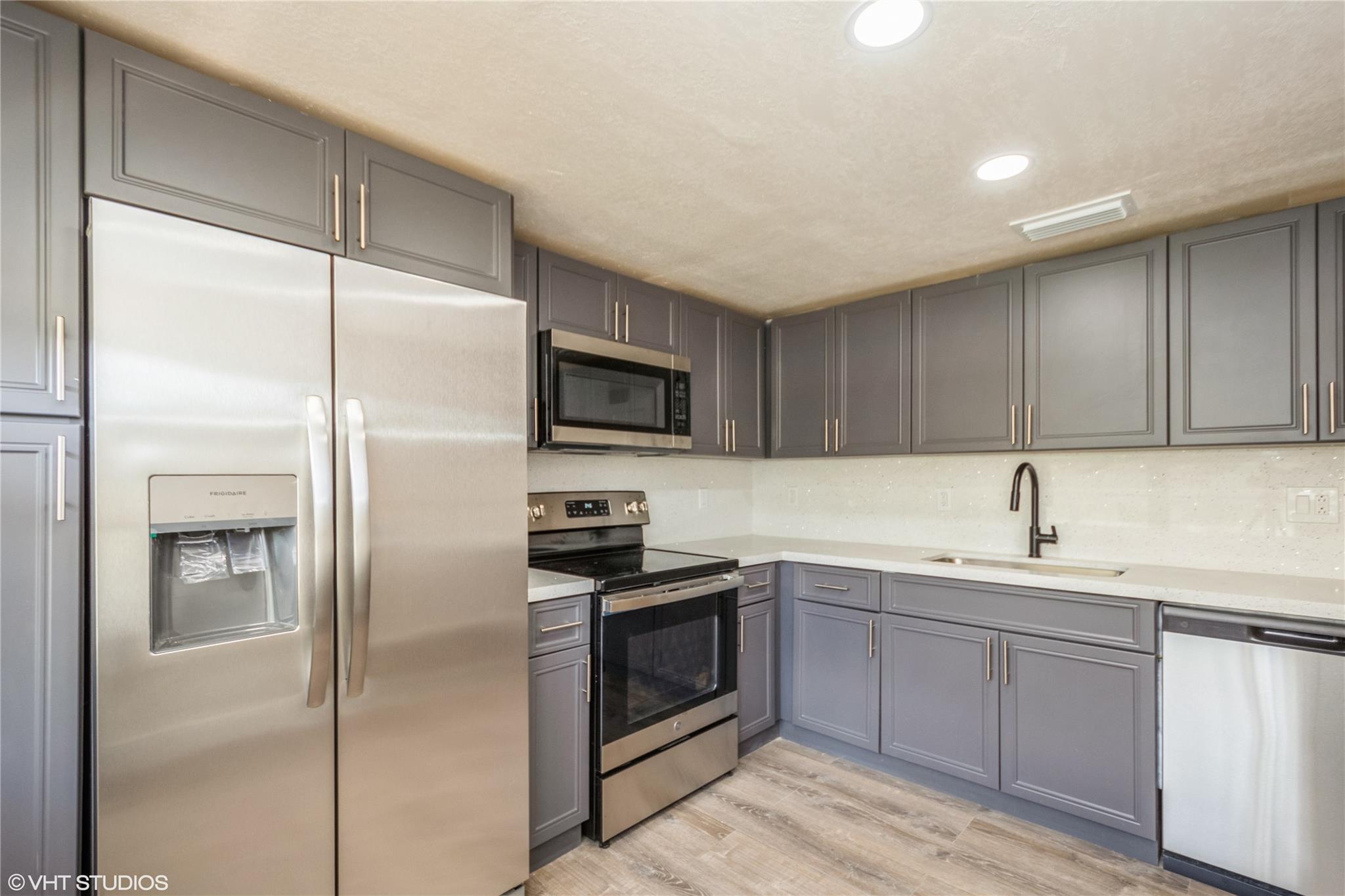 2805 Victoria Way D1, Coconut Creek, FL, 33066/$175,000 1 2805 Victoria Way D1