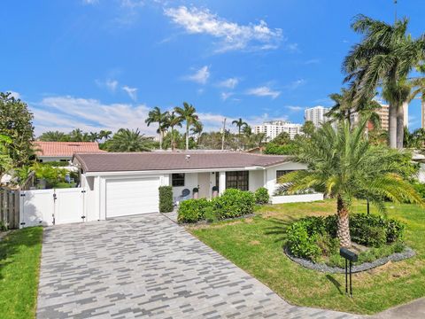 A home in Lauderdale By The Sea