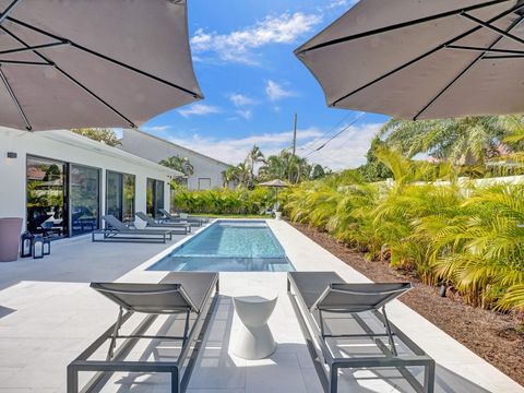 A home in Lauderdale By The Sea