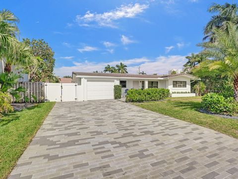 A home in Lauderdale By The Sea