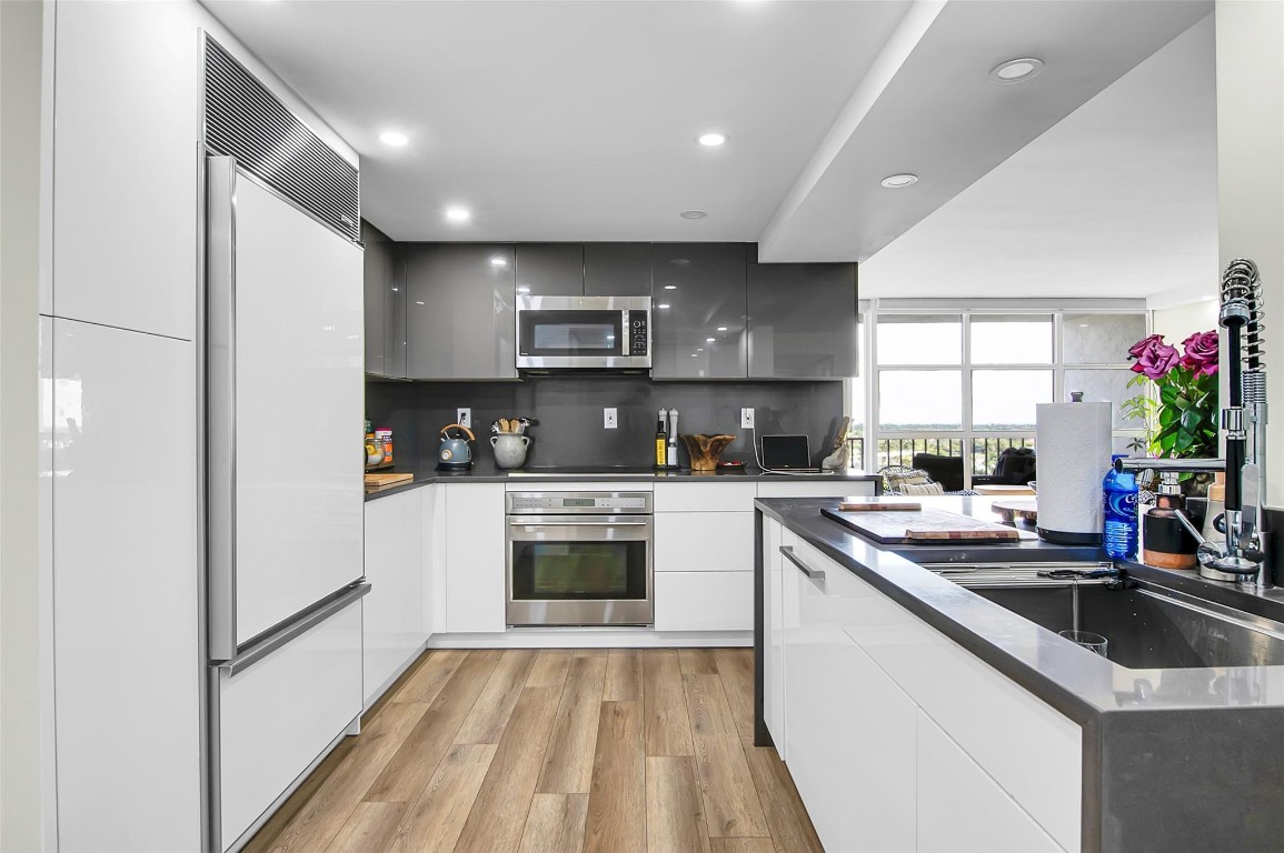 Towers of Oceanview South - Residential