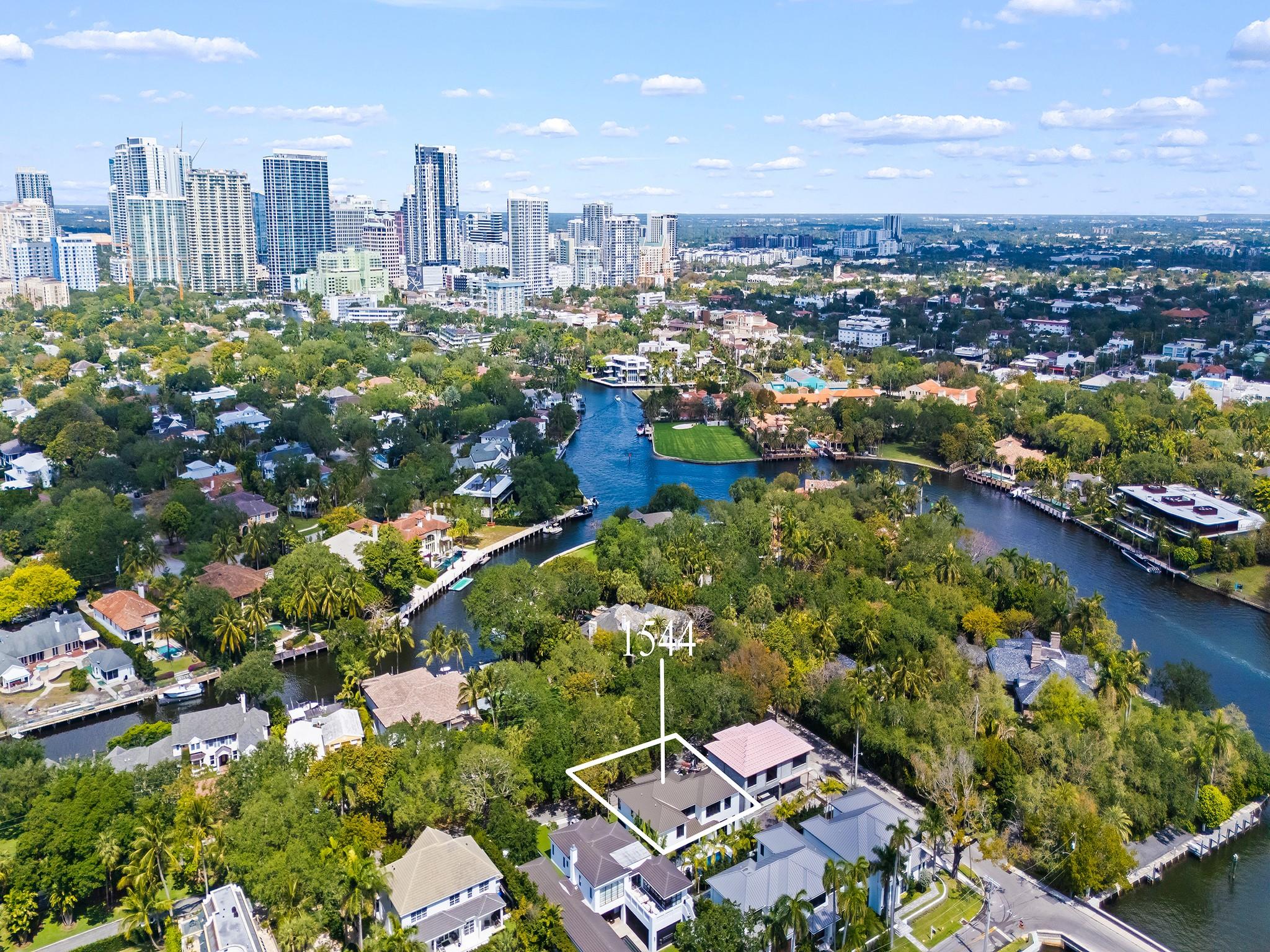 1544 Ponce De Leon Dr