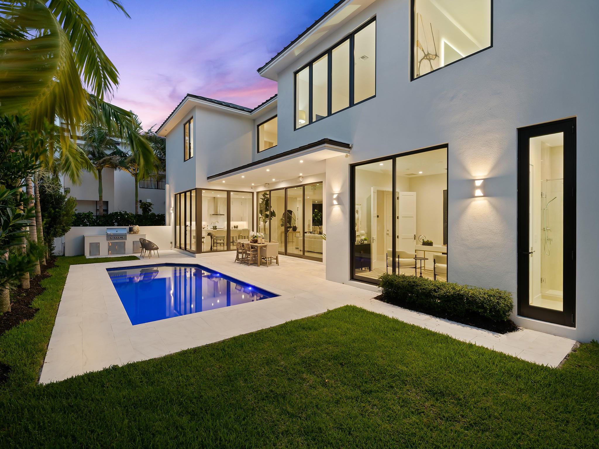 1544 Ponce De Leon Dr