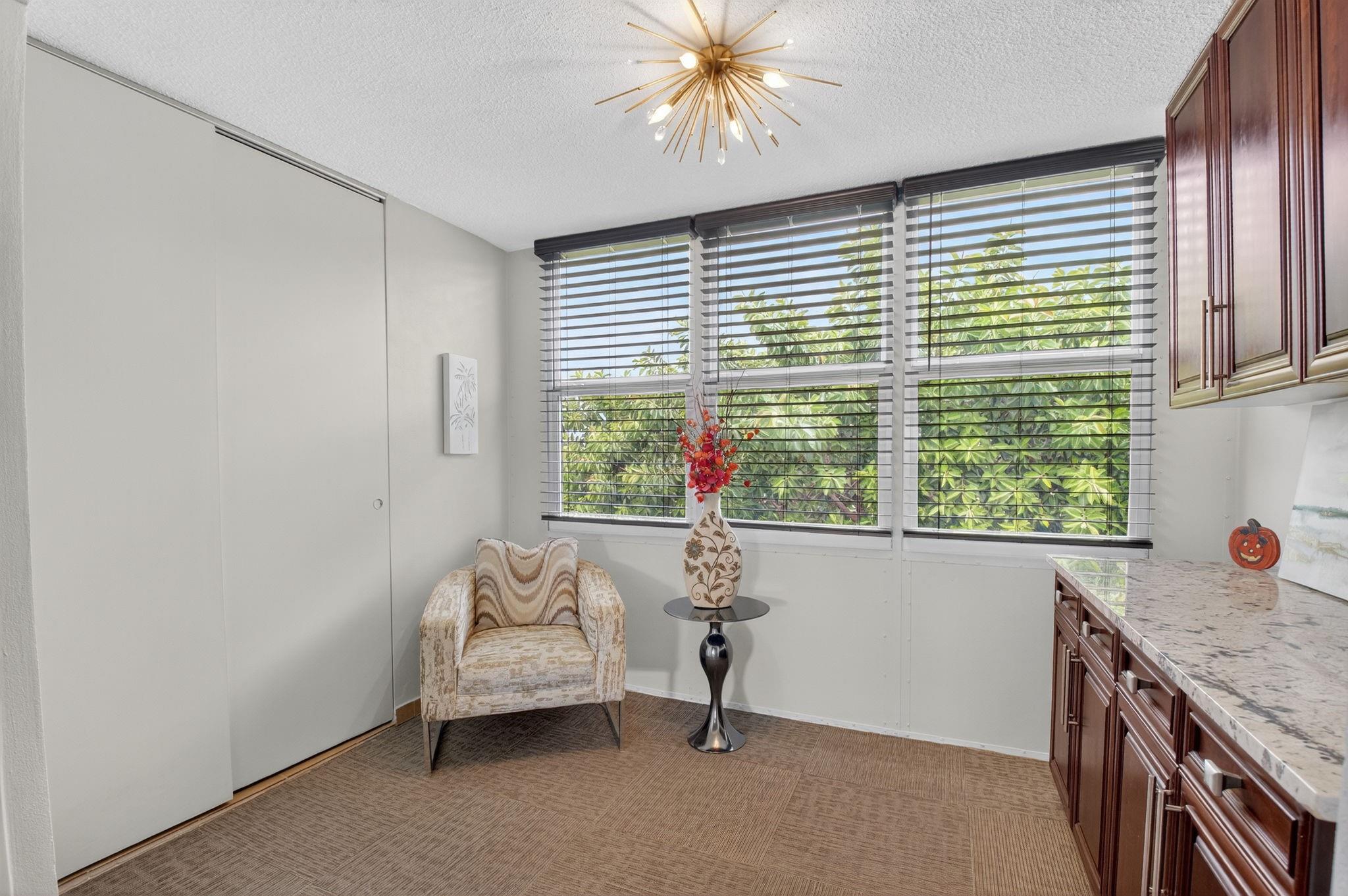 VILLAGE ROYALE - Residential
