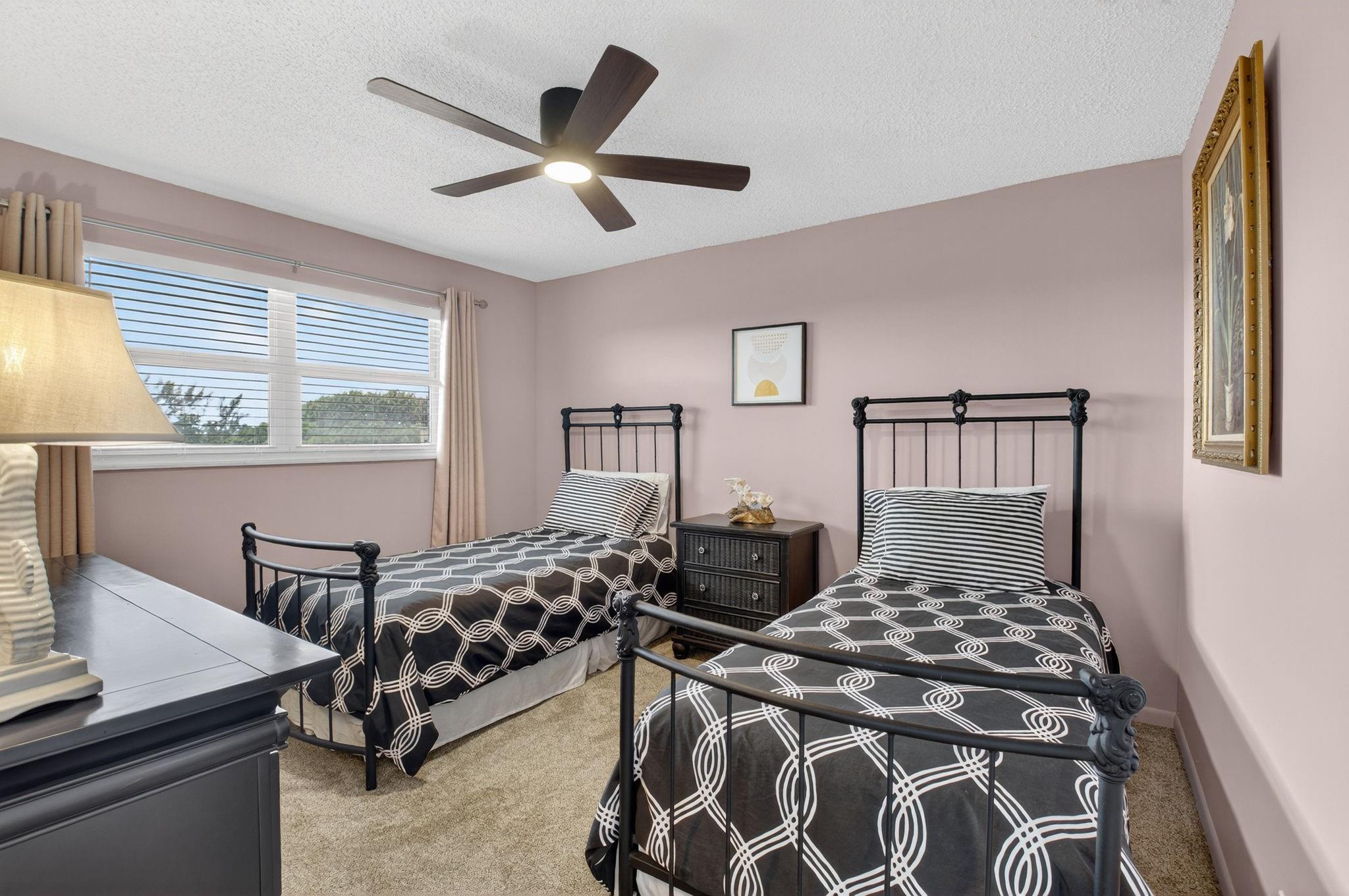 VILLAGE ROYALE - Residential