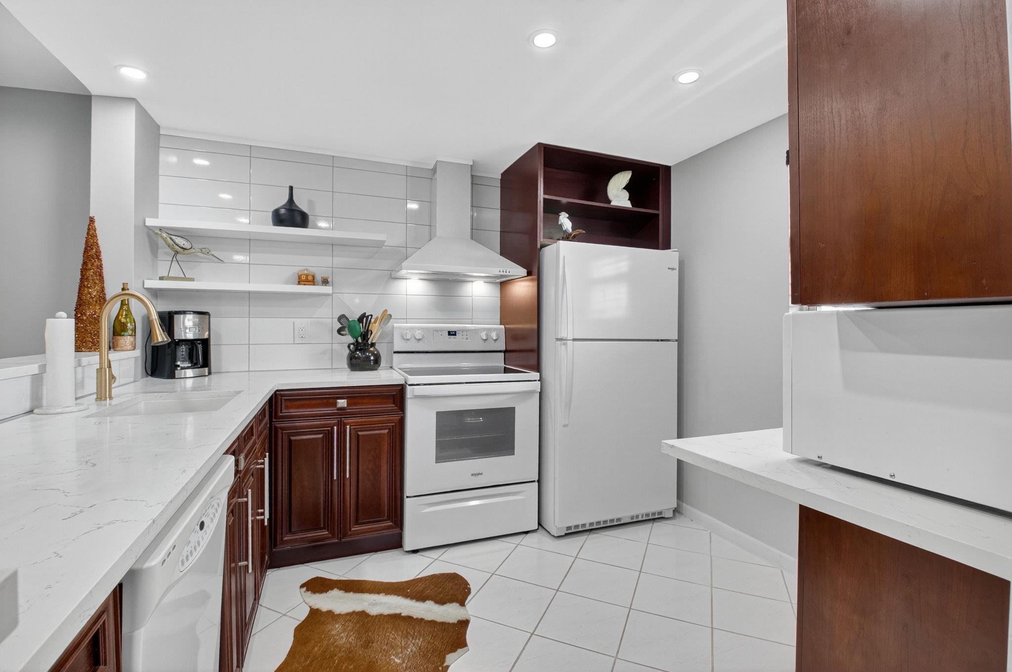 VILLAGE ROYALE - Residential