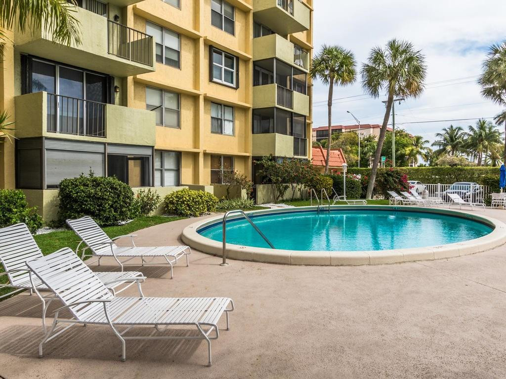 Island Club - Residential