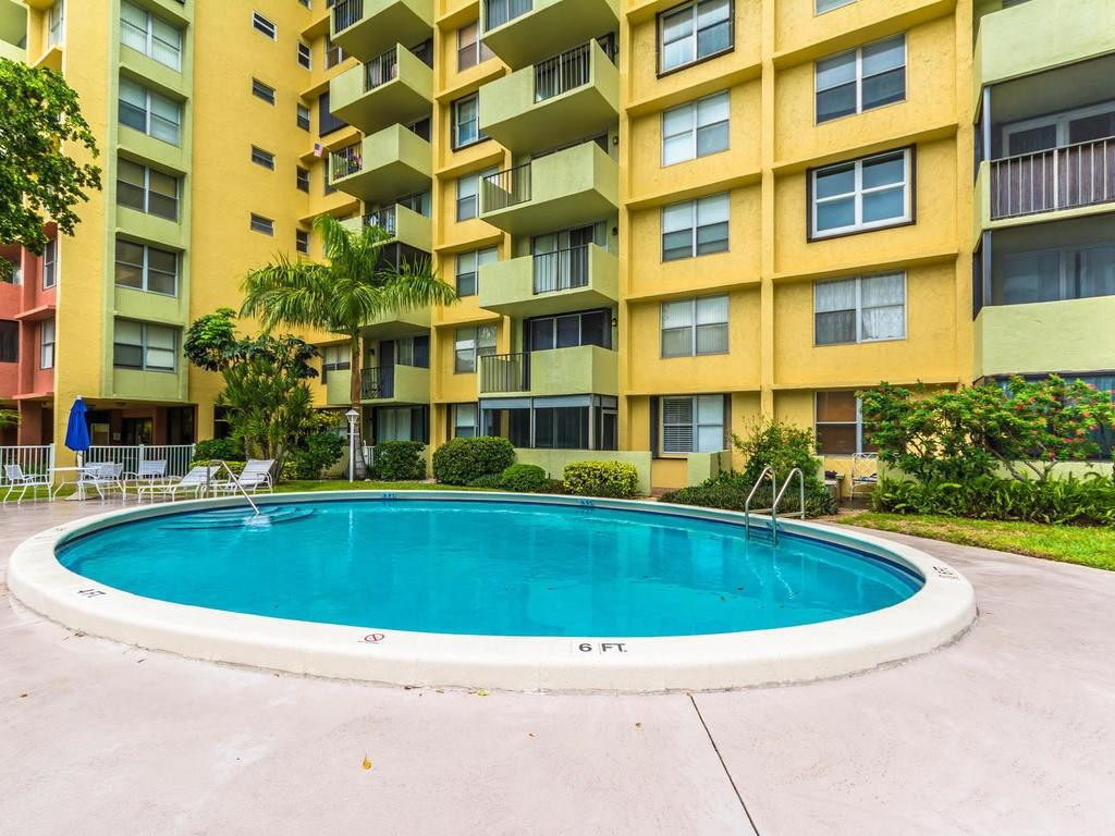 Island Club - Residential