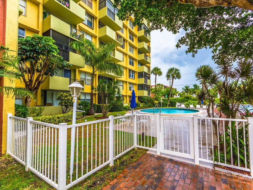 Island Club - Residential