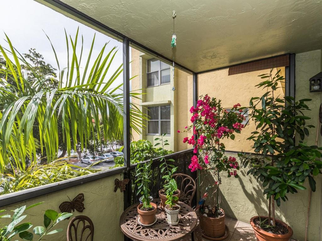 Island Club - Residential