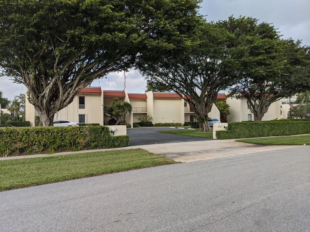 Photo of 1707 Consulate Place #202, West Palm Beach, FL 33401 (MLS # R11135033)