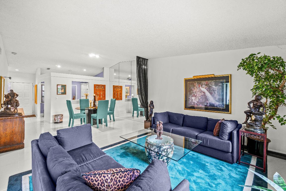 WHISPER WALK - Residential