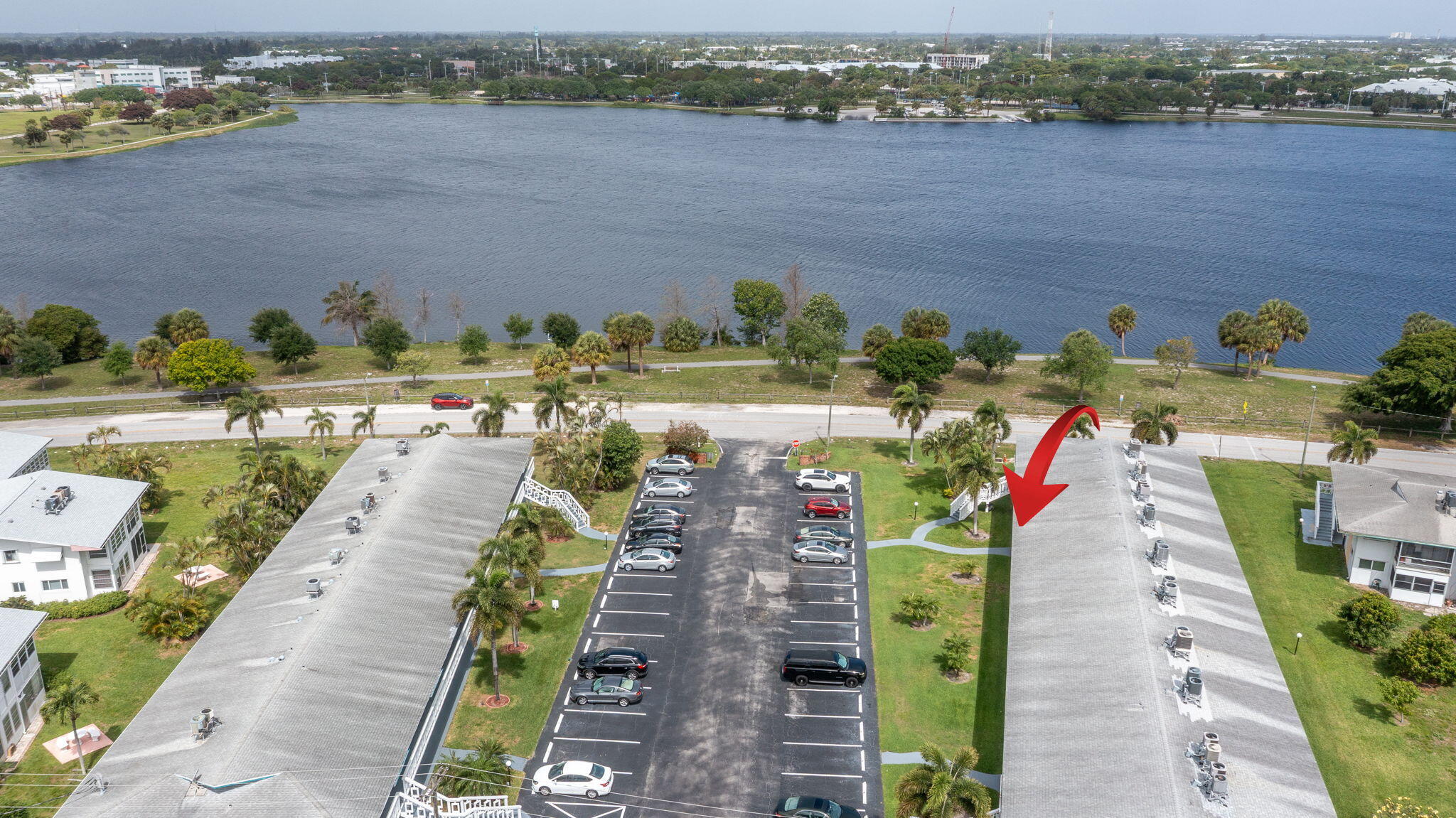 LAKESIDE POINT APT 5 CONDO - Residential