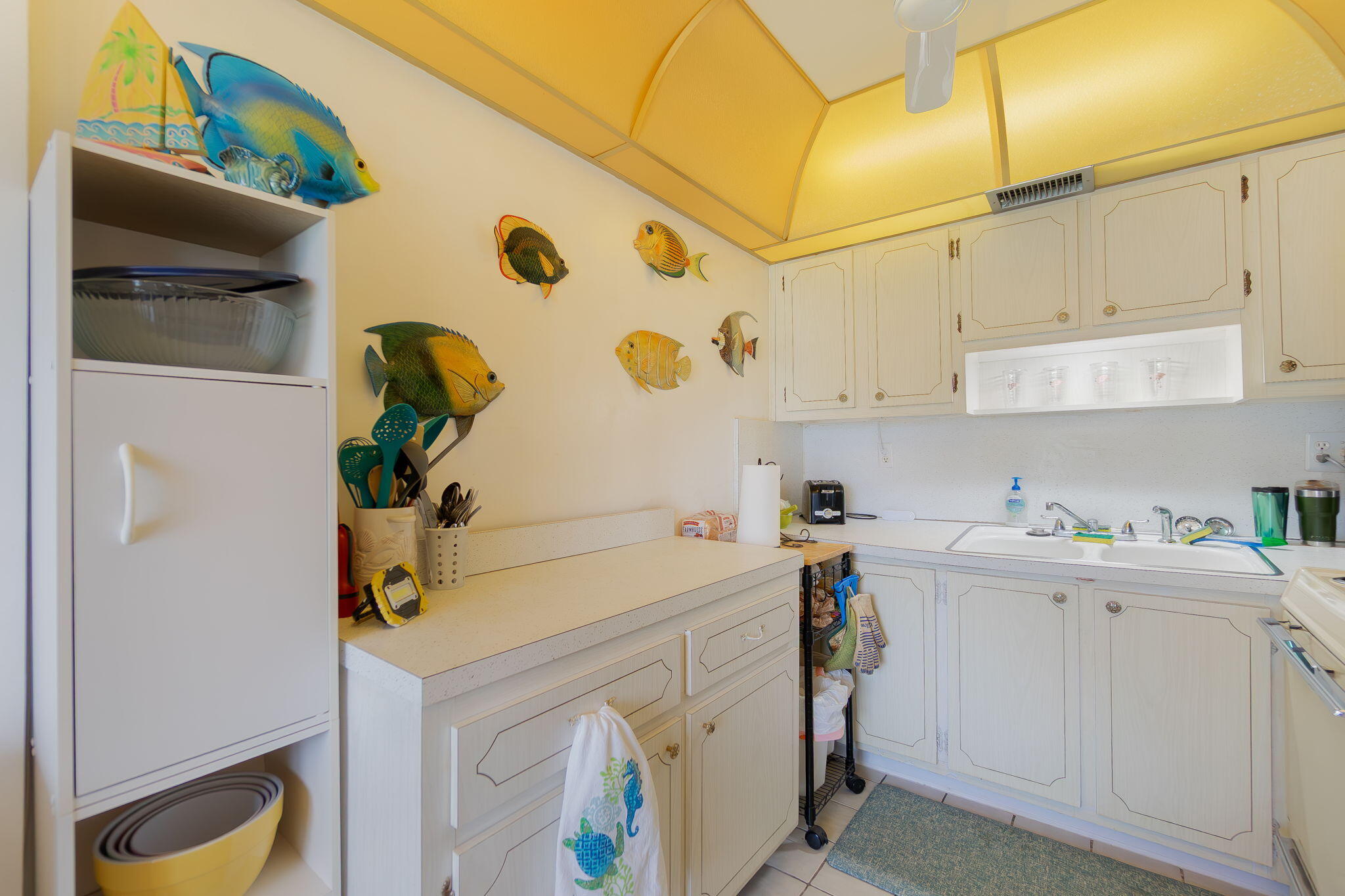 LAKESIDE POINT APT 5 CONDO - Residential