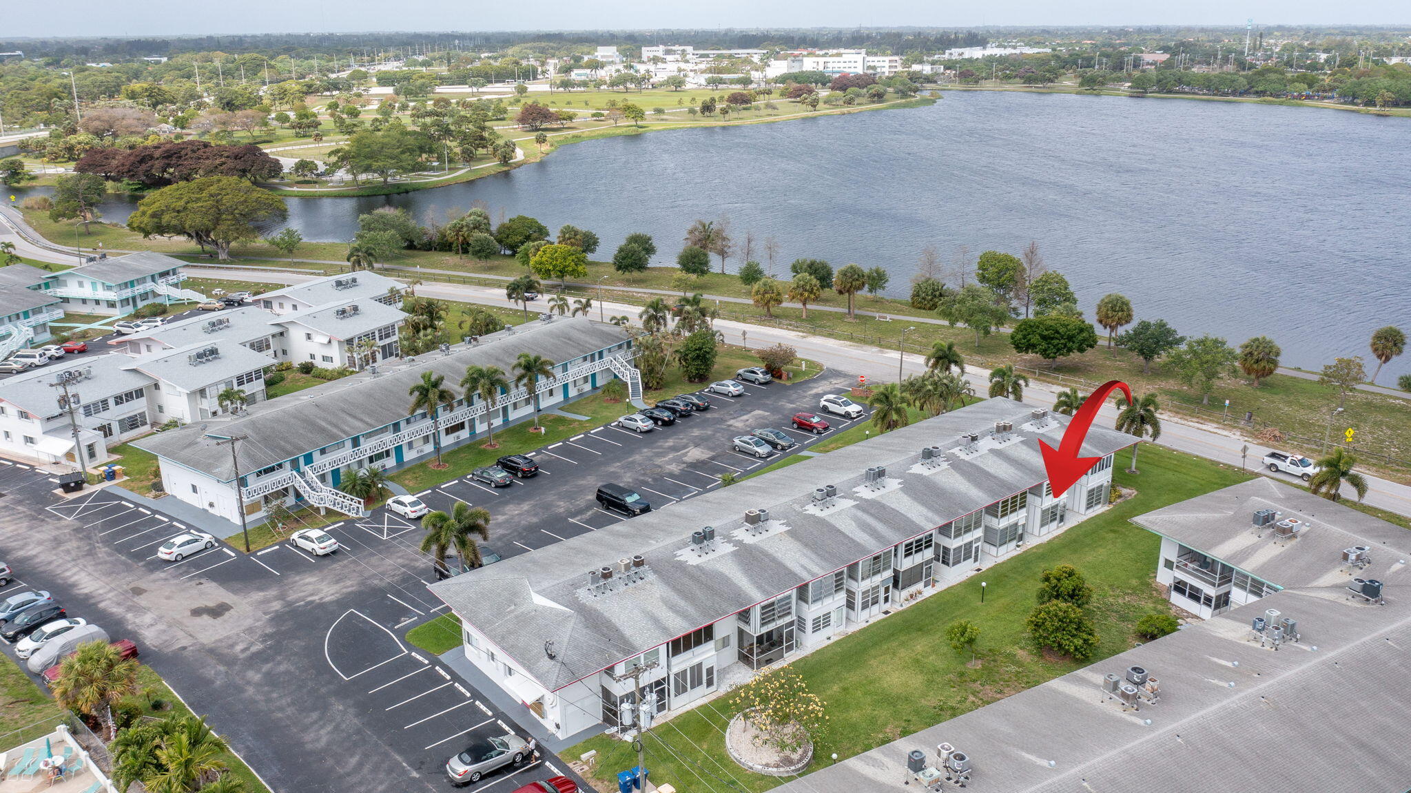 LAKESIDE POINT APT 5 CONDO - Residential