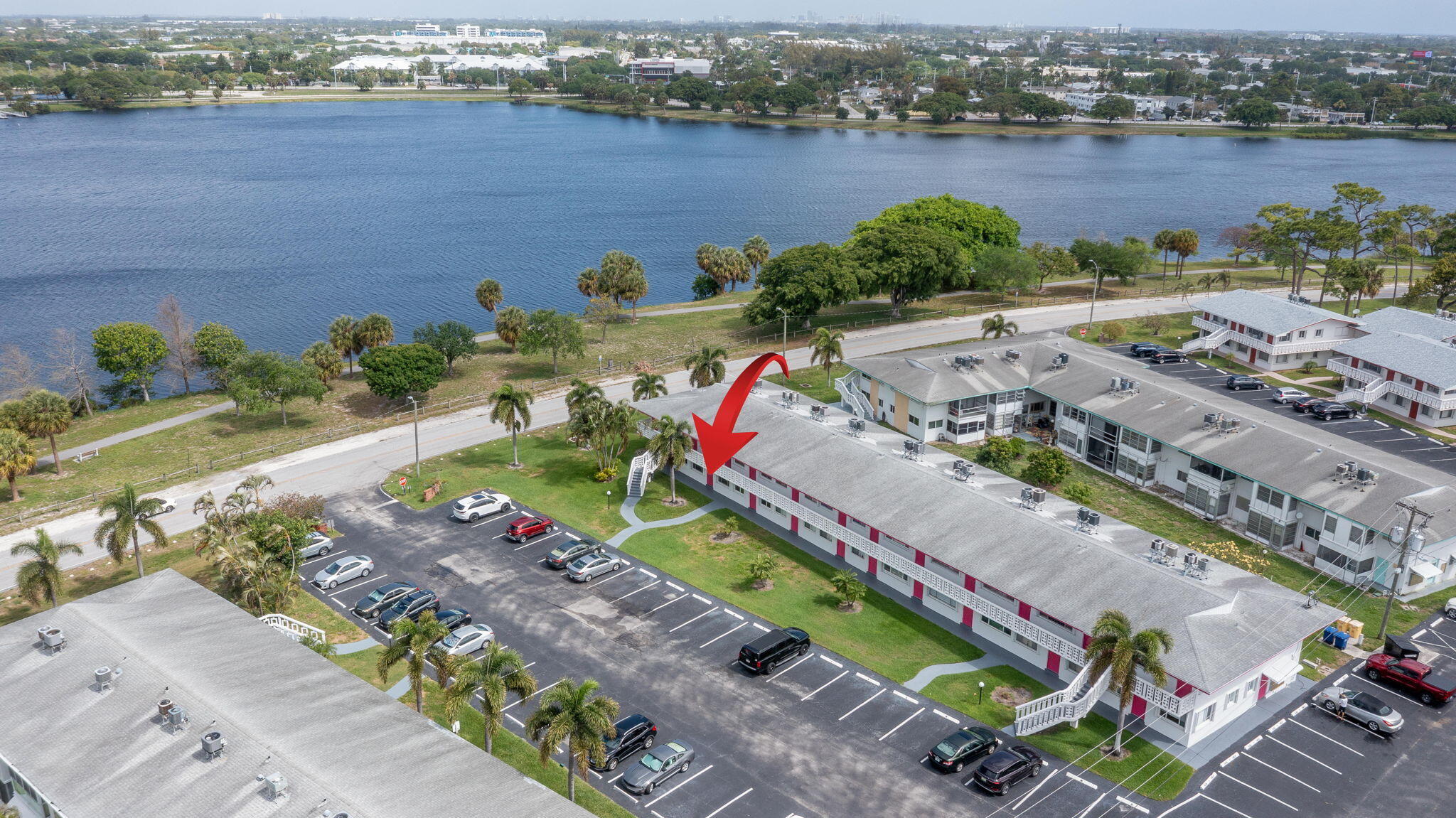 LAKESIDE POINT APT 5 CONDO - Residential