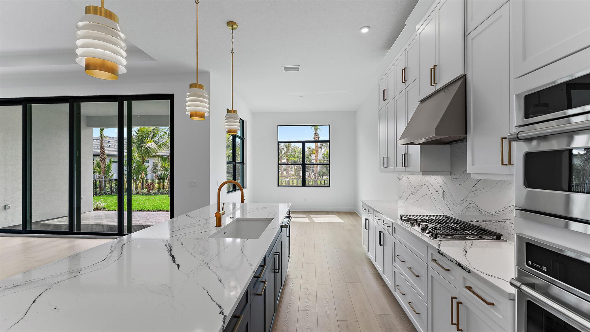 9513 St. Germain Drive, Palm Beach Gardens, FL, 33412/$1,149,990 2 9513 St. Germain Drive