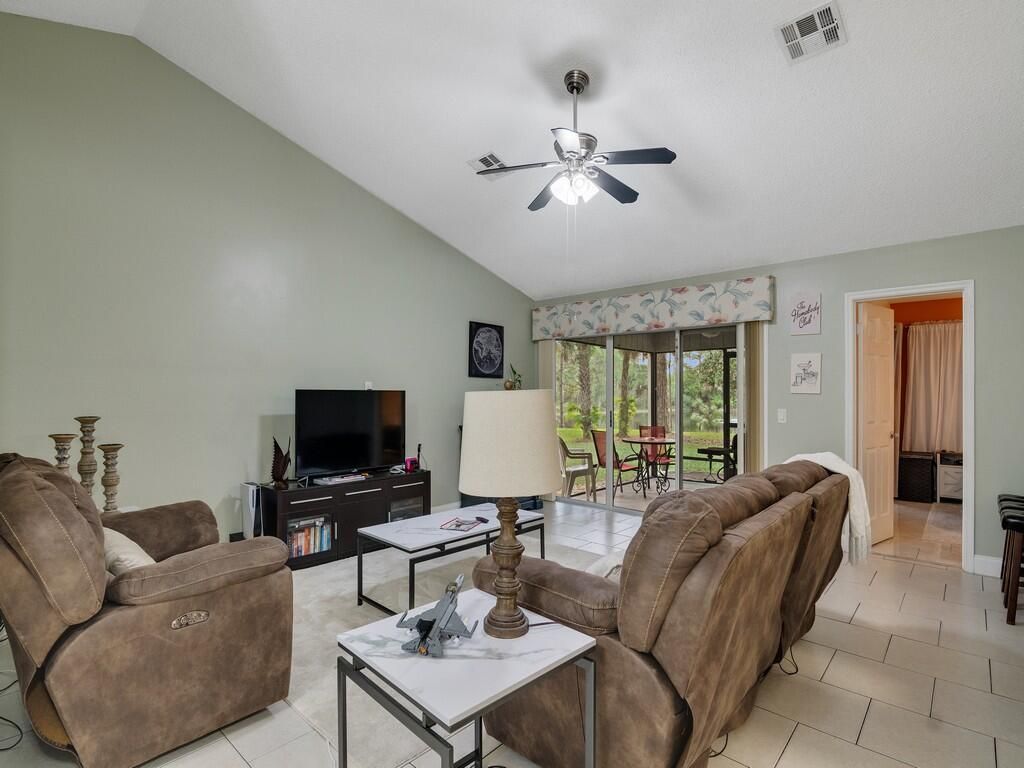 Photo of 2020 Vero South Circle SW #4, Vero Beach, FL 32962 (MLS # R11145526)