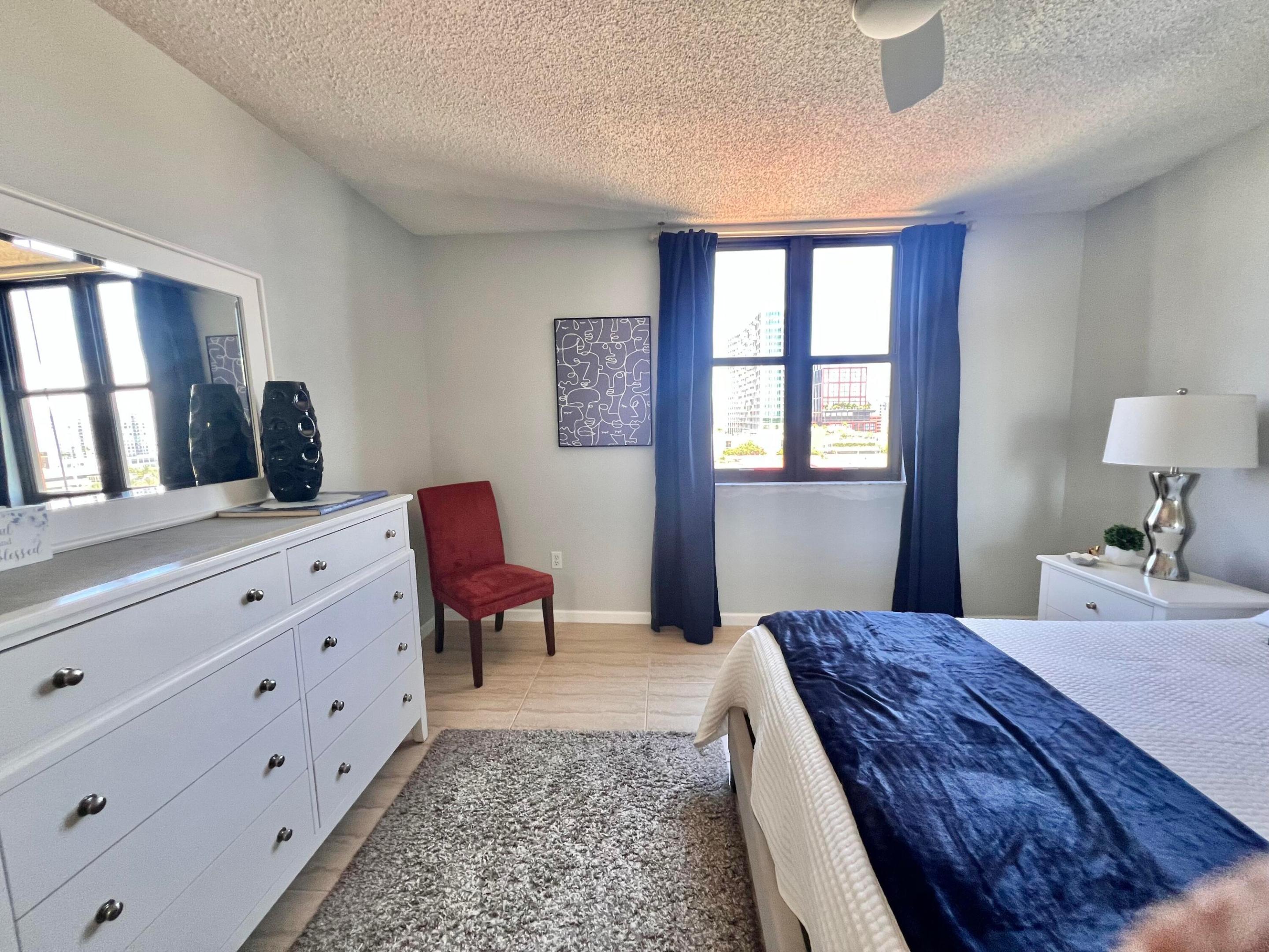TOWER CONDO AT CITYPLACE - Residential