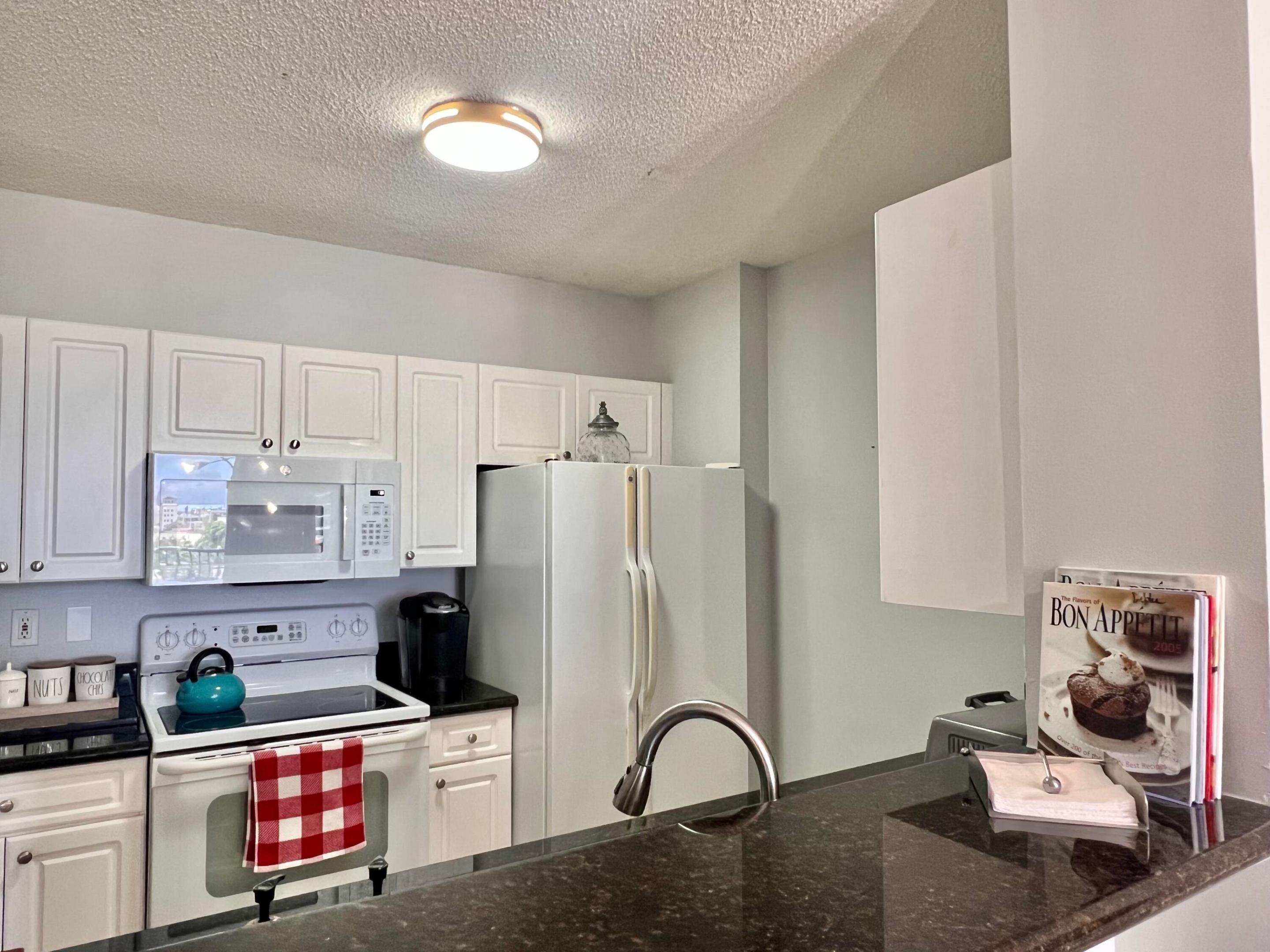 TOWER CONDO AT CITYPLACE - Residential