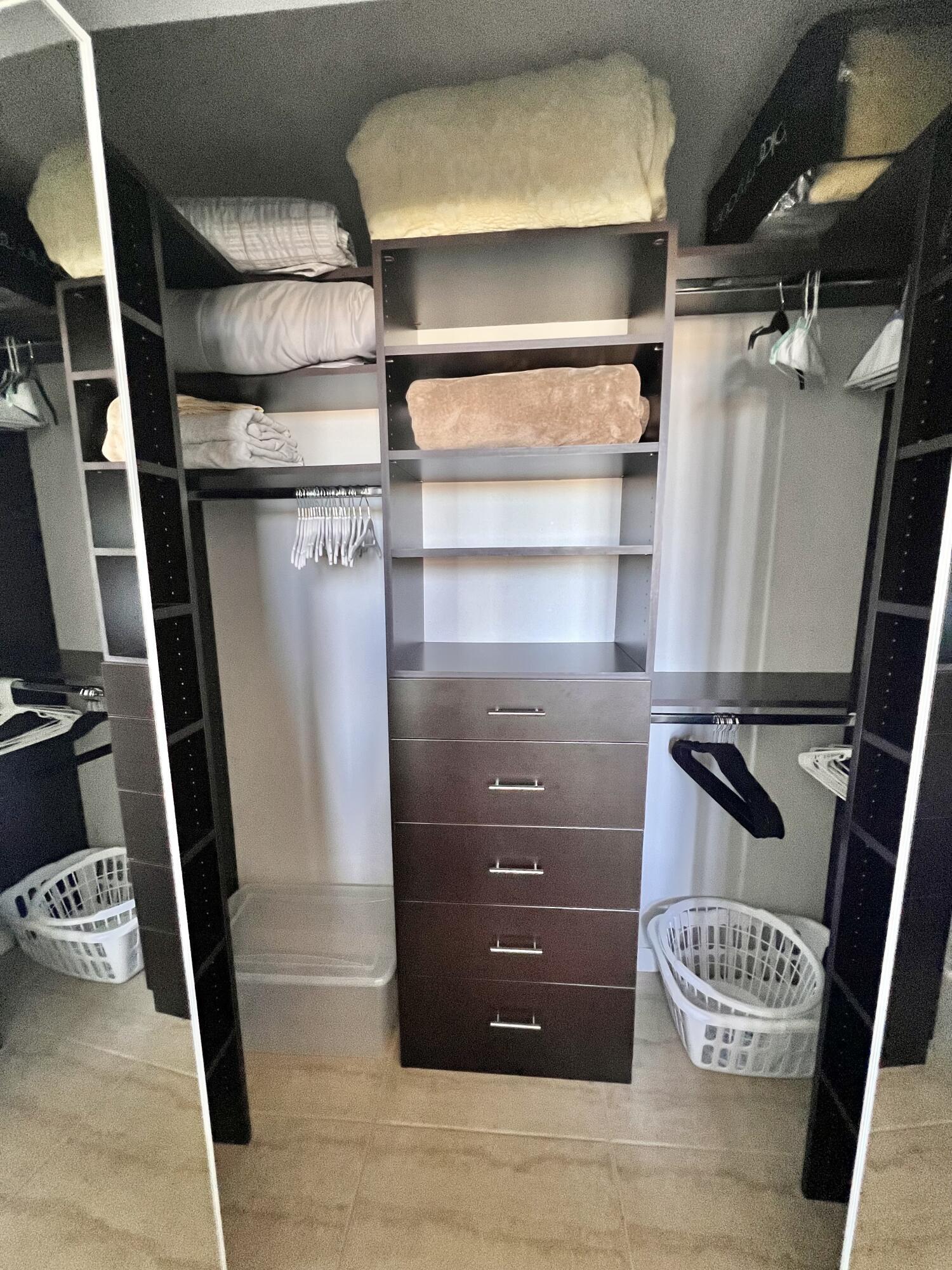 TOWER CONDO AT CITYPLACE - Residential