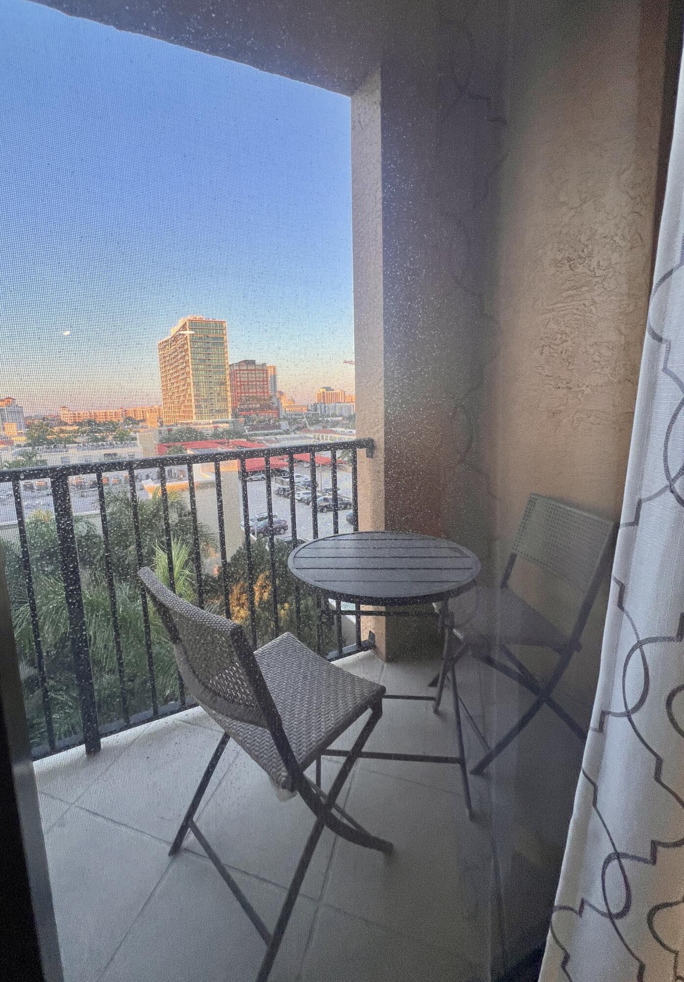 TOWER CONDO AT CITYPLACE - Residential