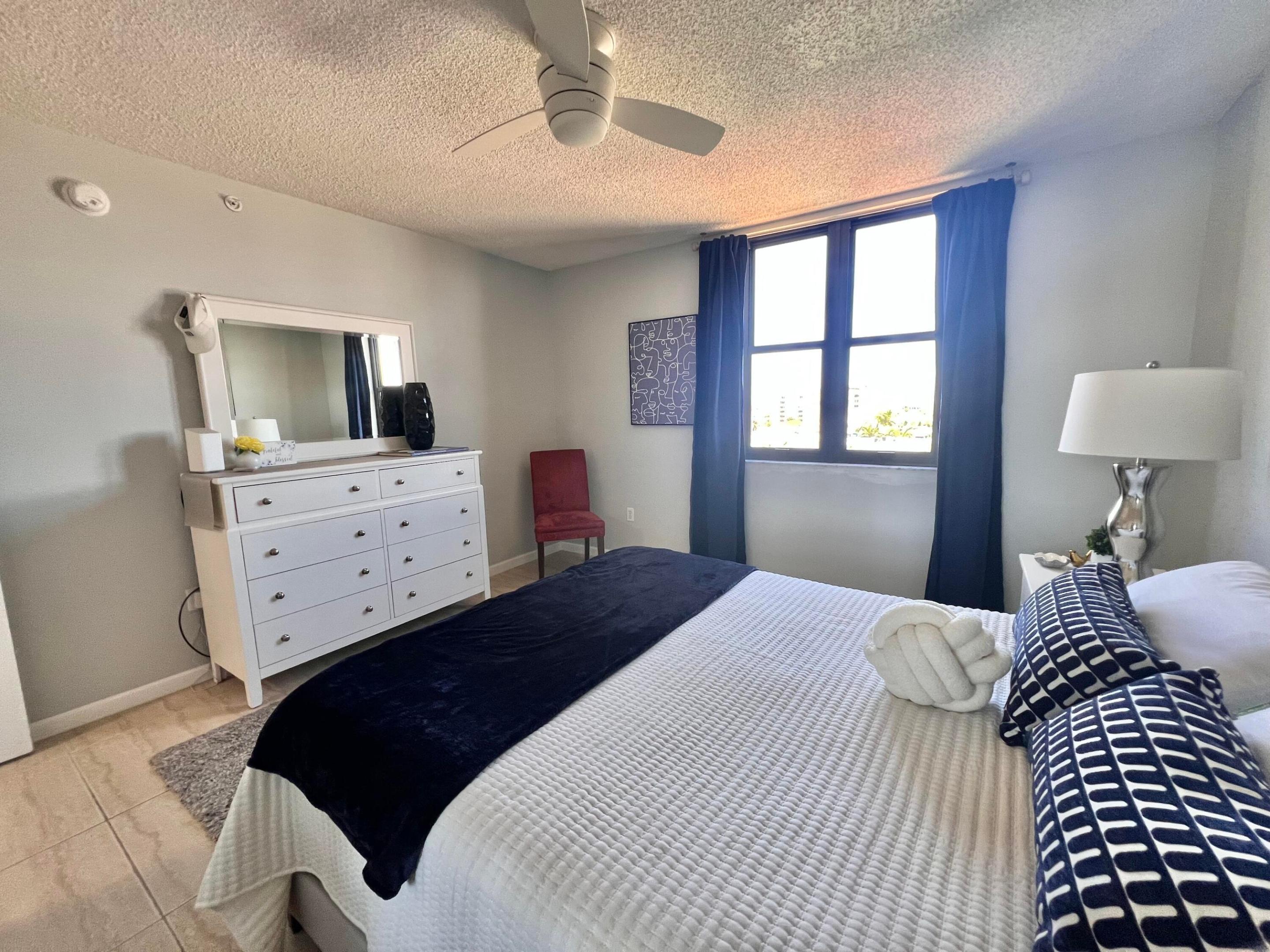 TOWER CONDO AT CITYPLACE - Residential