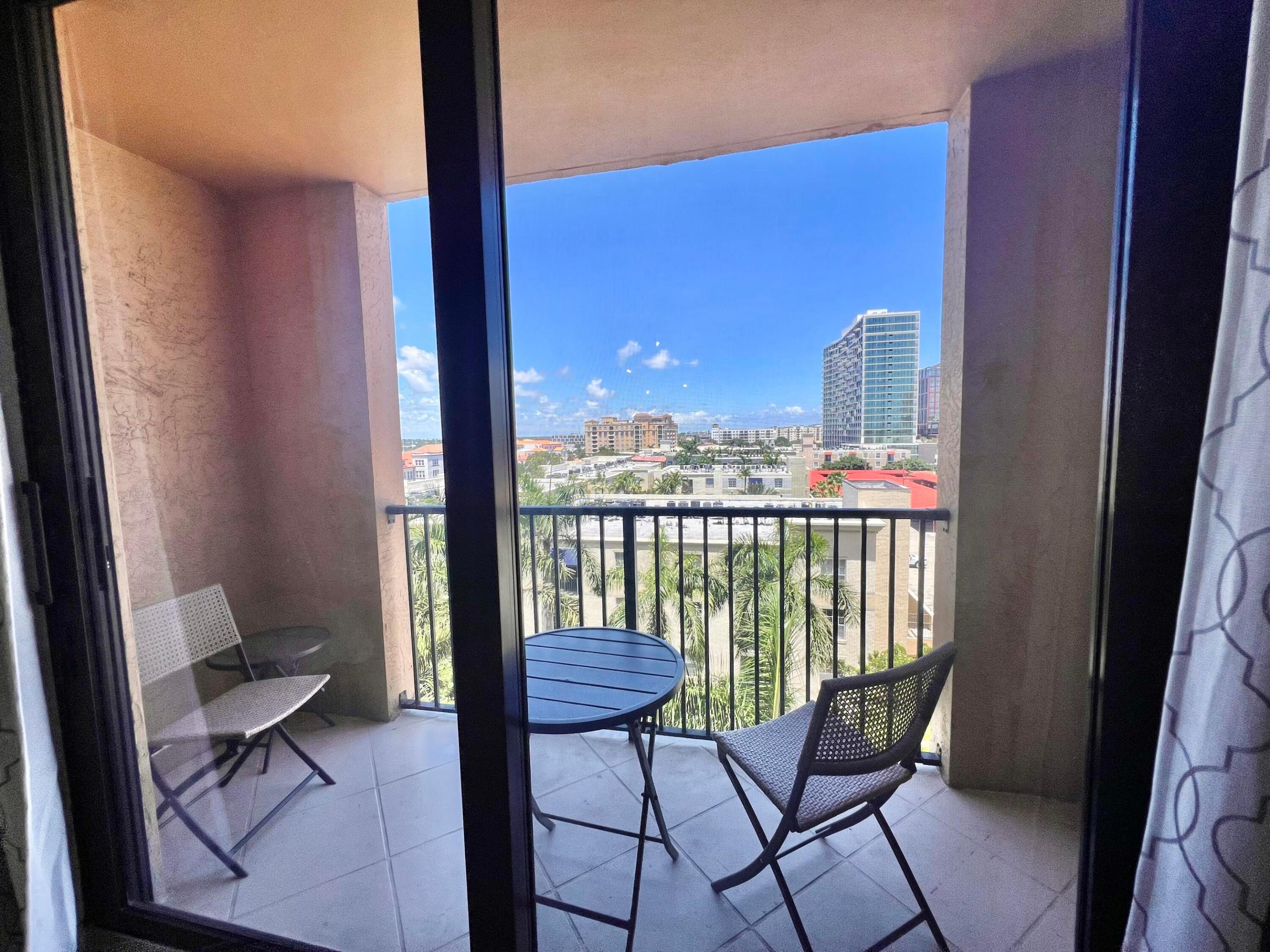 TOWER CONDO AT CITYPLACE - Residential