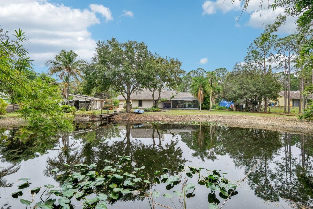 Photo of 17333 128th Trail N, Jupiter, FL 33478 (MLS # R11098420)