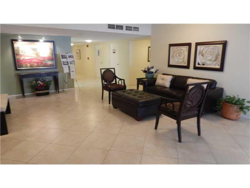 PALM AIRE COUNTRY CLUB - Residential