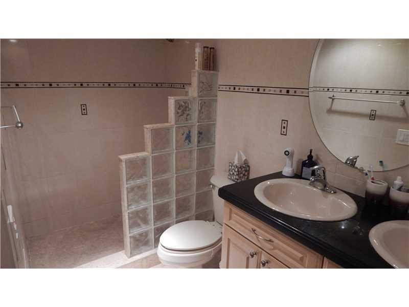 PALM AIRE COUNTRY CLUB - Residential